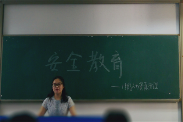 1511749890643755.png banhui.png