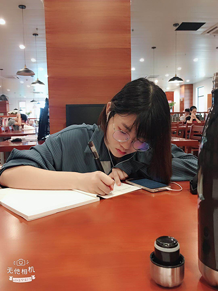 1559793030380831.jpg 周伊丽.jpg
