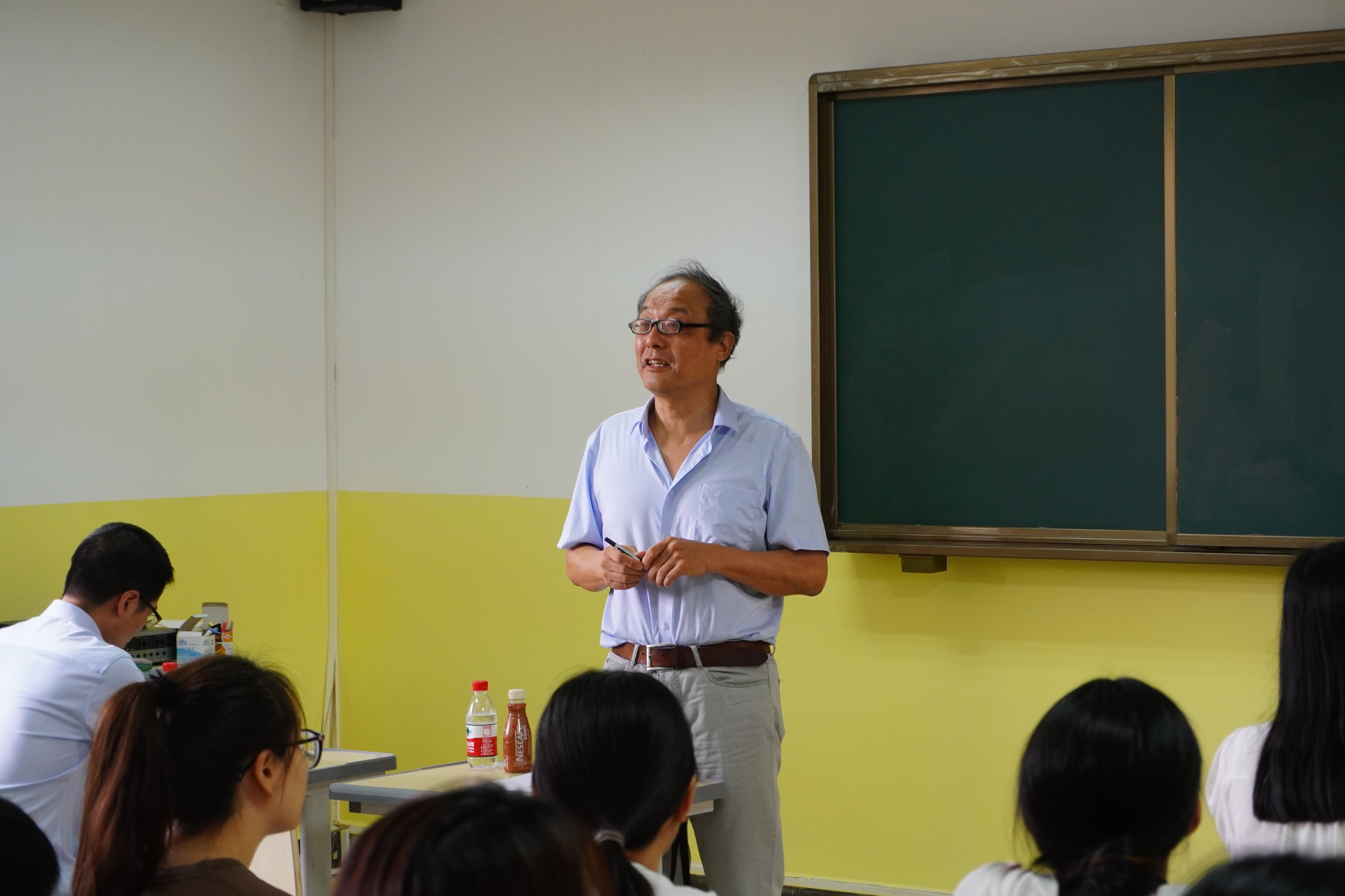 6443d4caa421e.jpg